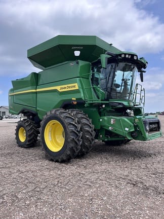 2025 John Deere S7 700 Equipment Image0