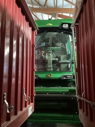 Image of John Deere S7 700 equipment image 2