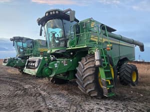 2025 John Deere S7 700 Image