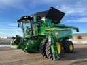 2025 John Deere S7 700 Image