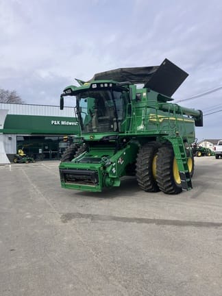 2025 John Deere S7 700 Equipment Image0