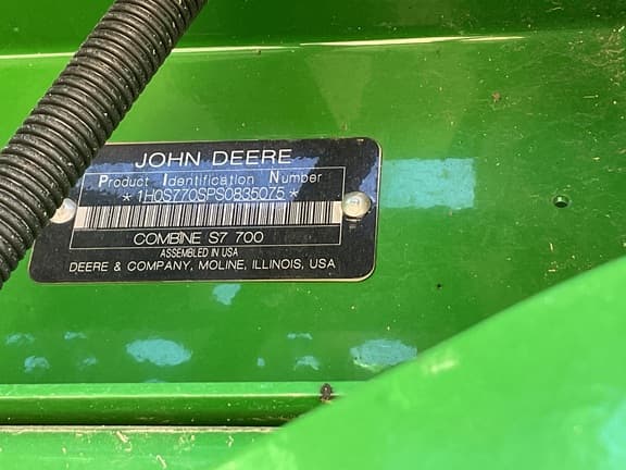 Image of John Deere S7 700 equipment image 3