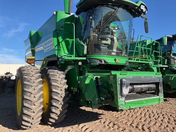2025 John Deere S7 700 Equipment Image0