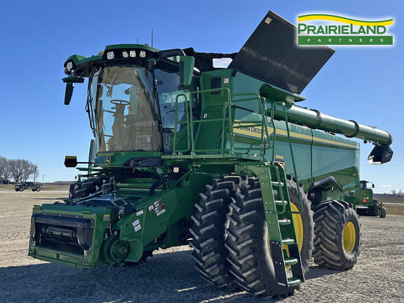 2025 John Deere S7 700 Equipment Image0