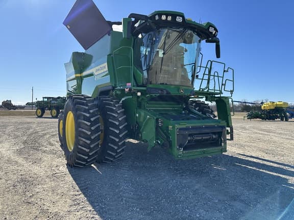 Image of John Deere S7 700 equipment image 1