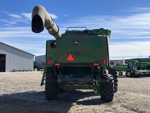 Image of John Deere S7 700 equipment image 4