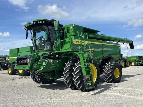 2025 John Deere S7 700 Equipment Image0