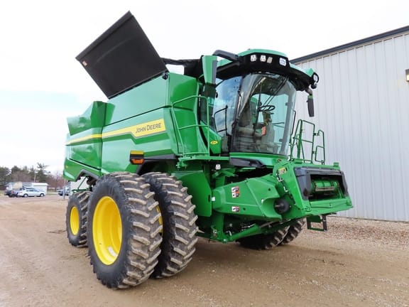 2025 John Deere S7 700 Equipment Image0