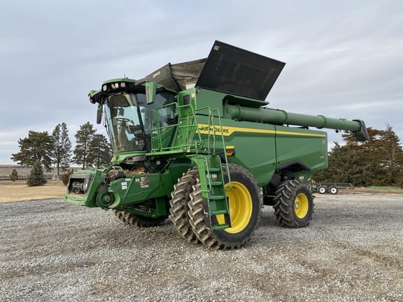 2025 John Deere S7 700 Equipment Image0