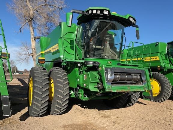 Image of John Deere S7 700 equipment image 1