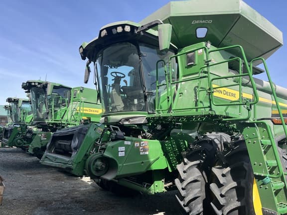 Image of John Deere S7 700 equipment image 2