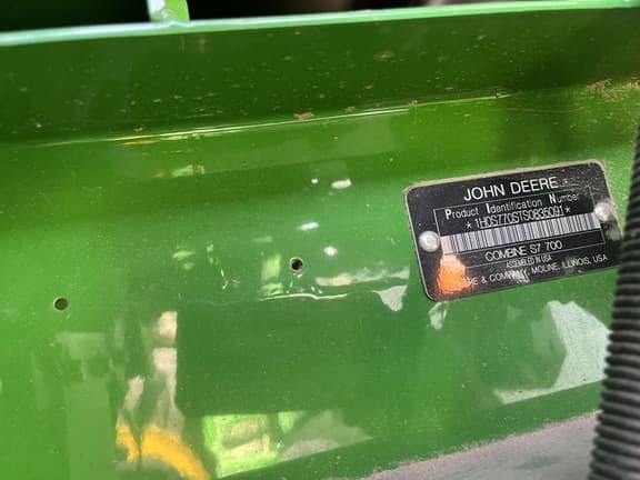Image of John Deere S7 700 equipment image 1