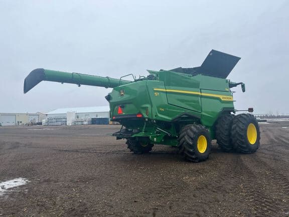 Image of John Deere S7 700 equipment image 4