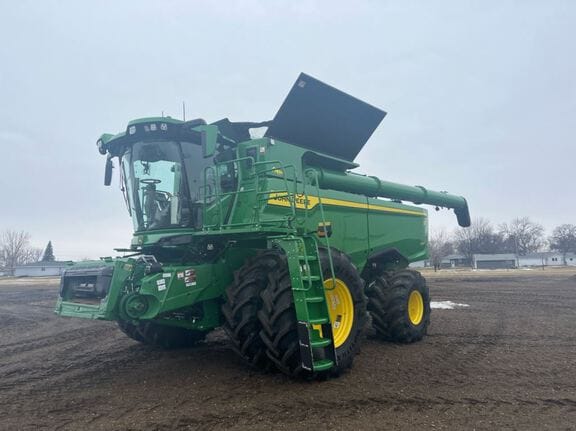2025 John Deere S7 700 Equipment Image0
