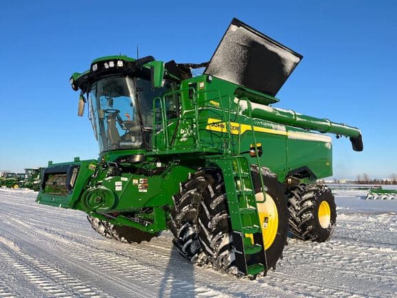 Image of John Deere S7 700 Primary image