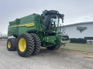 2025 John Deere S7 700 Image