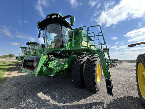 2025 John Deere S7 700 Equipment Image0