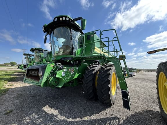 Image of John Deere S7 700 Primary image