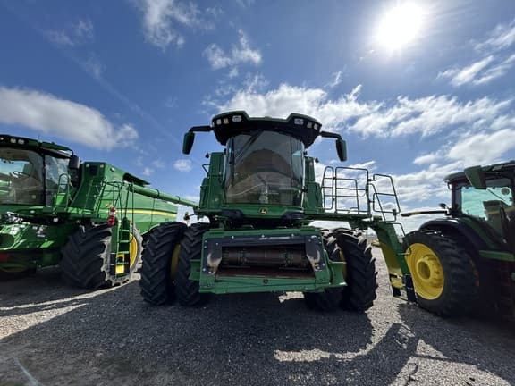 Image of John Deere S7 700 equipment image 1