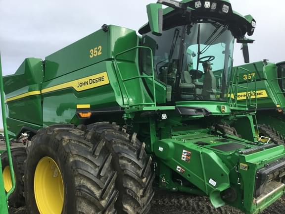Image of John Deere S7 700 equipment image 3