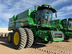 2025 John Deere S7 700 Image