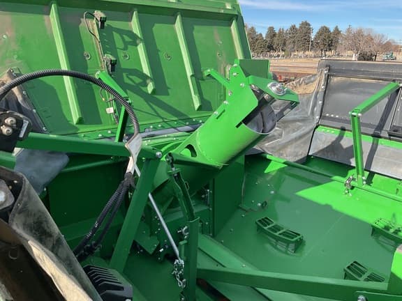 Image of John Deere S7 700 equipment image 4