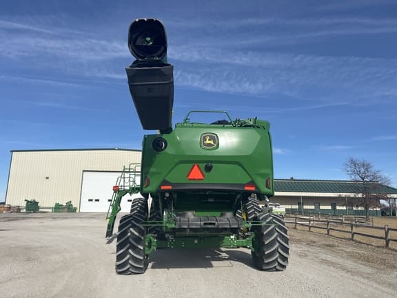 Image of John Deere S7 700 equipment image 4