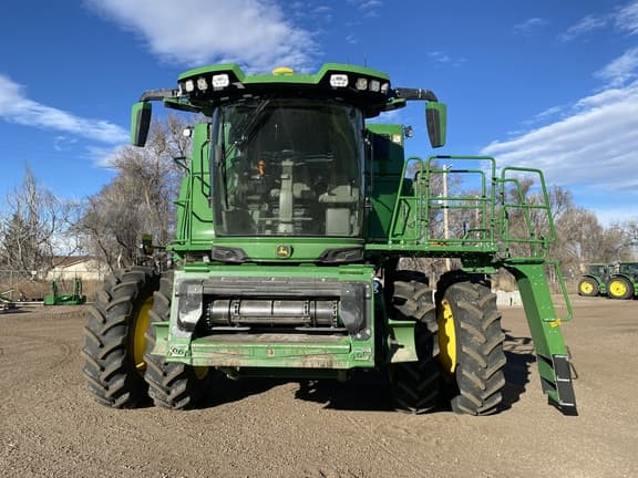 Image of John Deere S7 700 equipment image 1