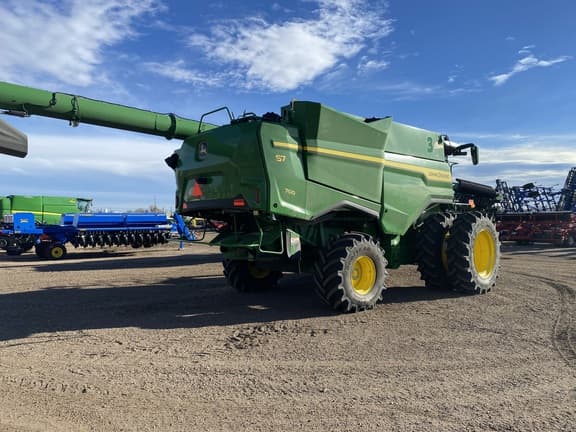 Image of John Deere S7 700 equipment image 3