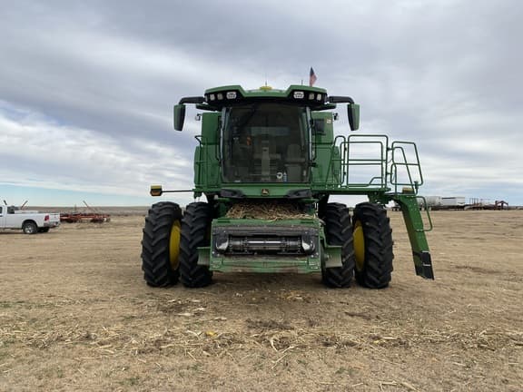 Image of John Deere S7 700 equipment image 1