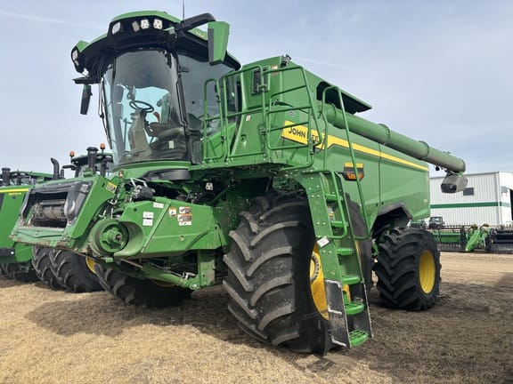 2025 John Deere S7 700 Equipment Image0