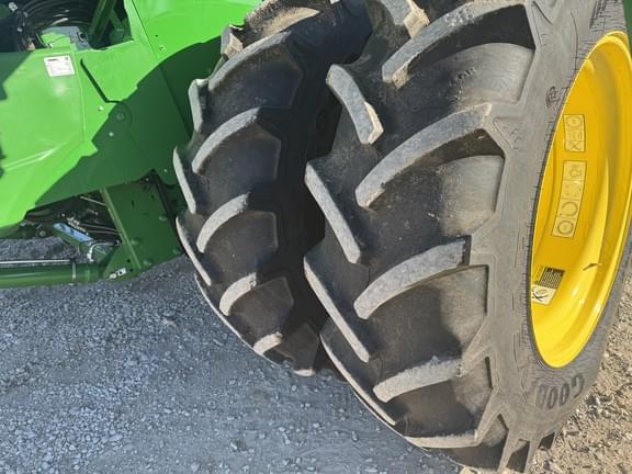 Image of John Deere S7 700 equipment image 3