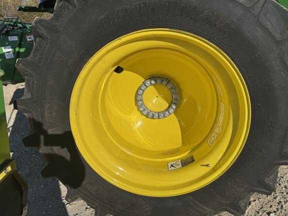 Image of John Deere S7 700 equipment image 4