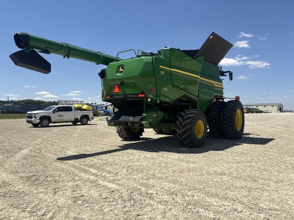 Image of John Deere S7 700 equipment image 2