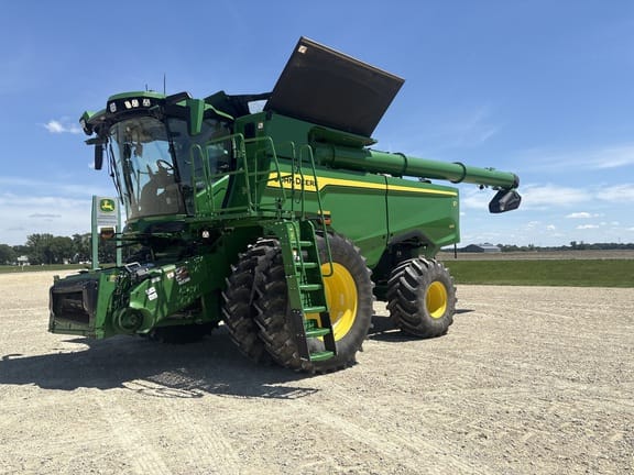 2025 John Deere S7 700 Equipment Image0