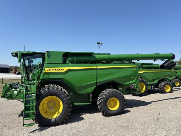 Image of John Deere S7 700 equipment image 1