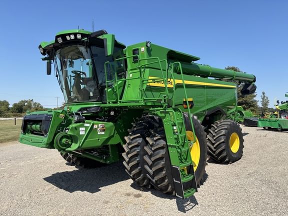 2025 John Deere S7 700 Equipment Image0