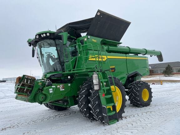 2025 John Deere S7 700 Equipment Image0