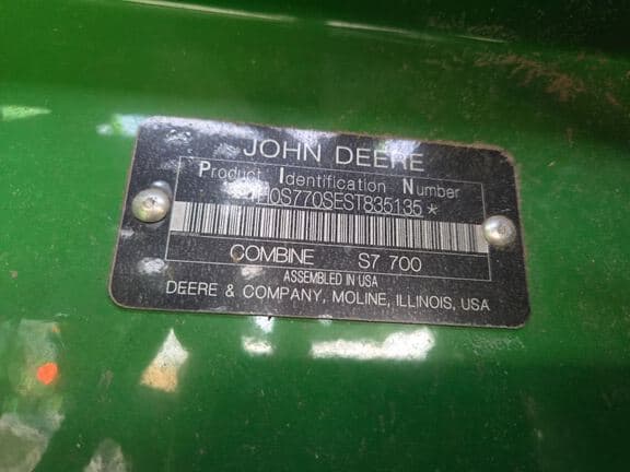 Image of John Deere S7 700 equipment image 4