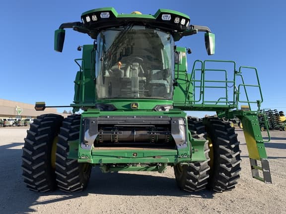 Image of John Deere S7 700 equipment image 1