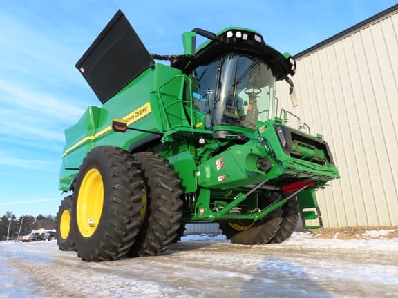 Image of John Deere S7 700 equipment image 3