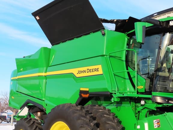 Image of John Deere S7 700 equipment image 2