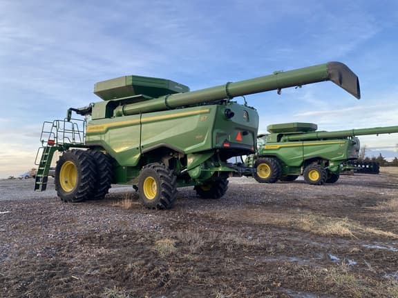 Image of John Deere S7 700 equipment image 3