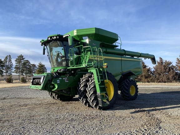 Main image John Deere S7 700