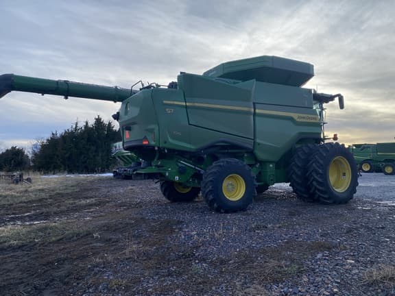 Image of John Deere S7 700 equipment image 2