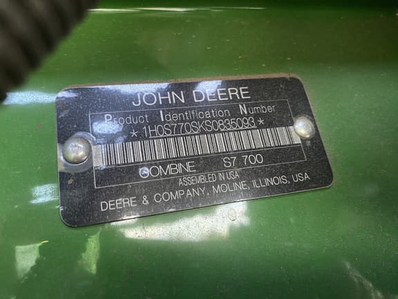 Image of John Deere S7 700 equipment image 4