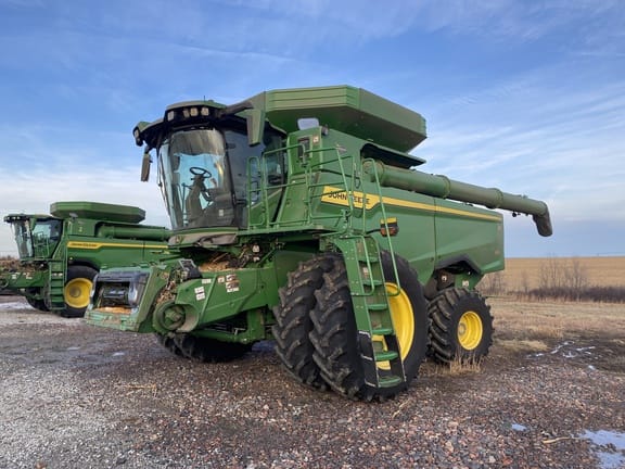2025 John Deere S7 700 Equipment Image0