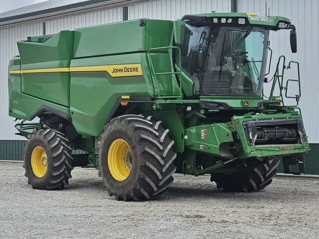 Image of John Deere S7 700 equipment image 2