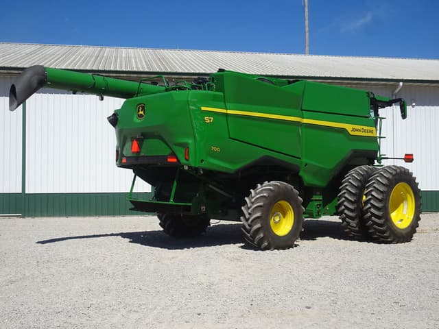 Image of John Deere S7 700 equipment image 3