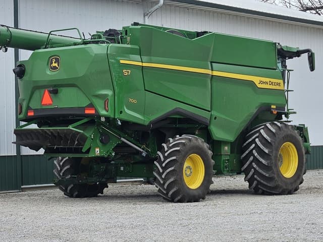 Image of John Deere S7 700 equipment image 4